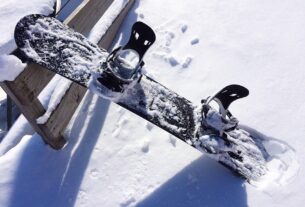 Jak idealnie zawiązać snowboardowe wiązania?